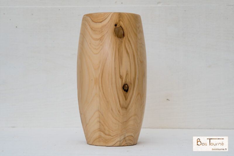 VASE EN THUYA