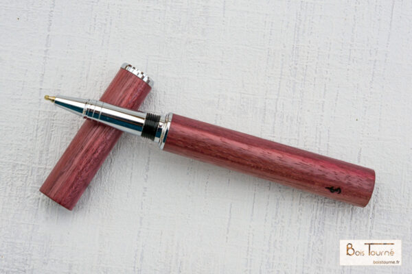 STYLO ROLLER CHROMÉ – AMARANTE