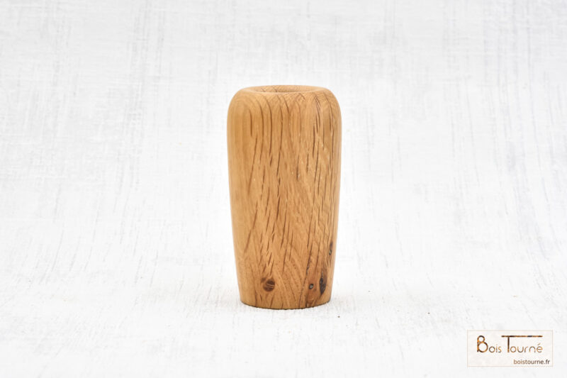 VASE EN CHÊNE MOUCHETÉ
