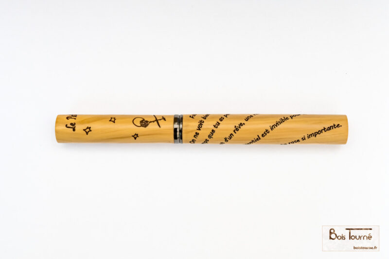 STYLO ROLLER CHROMÉ NOIR LE PETIT PRINCE EN BUIS – Image 4