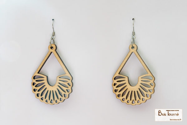 BOUCLES D'OREILLES N° 4 - BRODERIE