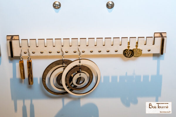 RANGEMENT MURAL POUR BOUCLES D'OREILLES