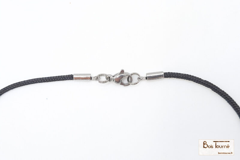 COLLIER AVEC PENDENTIF : ROTATIONS DE CARRÉS – Image 3