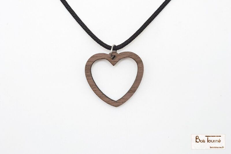 COLLIER AVEC PENDENTIF : COEUR – Image 2