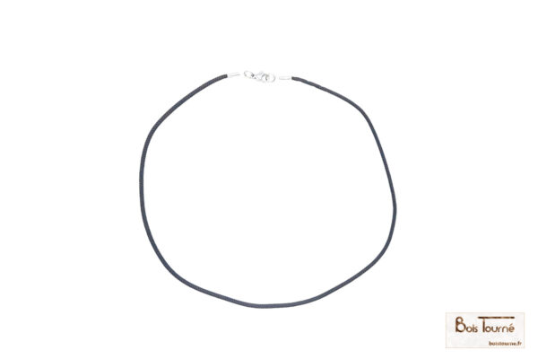 Collier cordon en paracorde avec attache