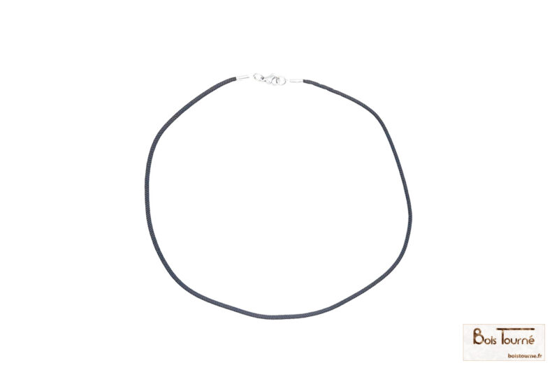 Collier cordon en paracorde avec attache