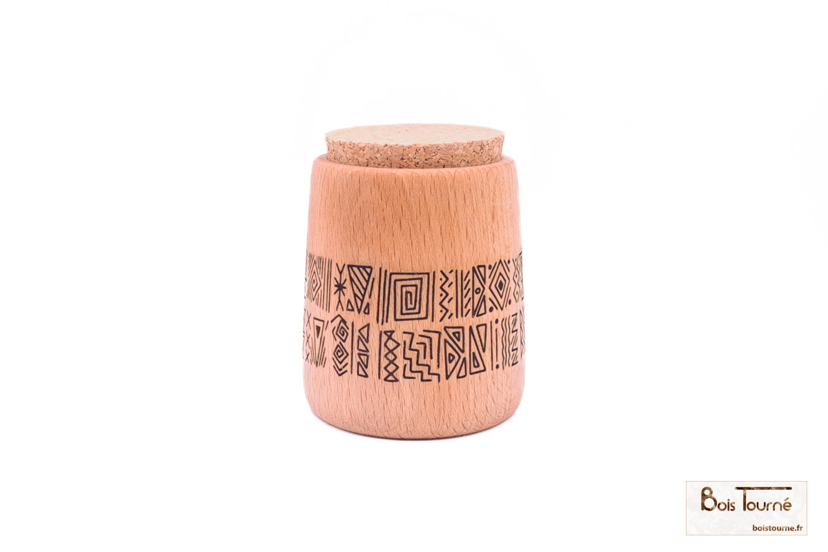 BOCAL EN HÊTRE AVEC GRAVURE DE MOTIFS AFRICAIN
