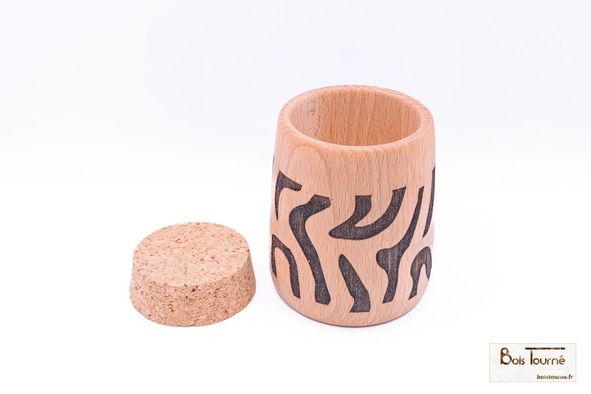 BOCAL EN HÊTRE AVEC GRAVURE ZÈBRE – Image 2